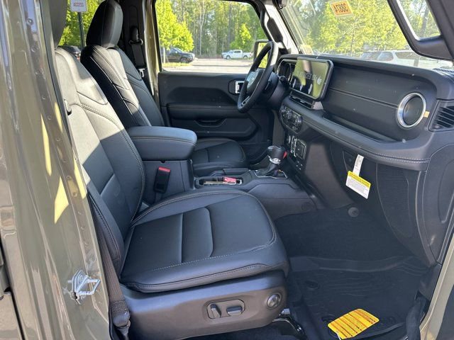 New 2025 Jeep Gladiator Sport w/ Premium Package image 13