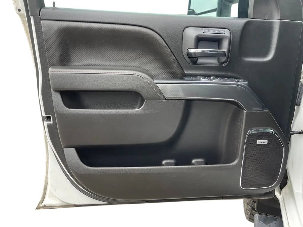 Used 2016 GMC Sierra 2500 SLT w/ All-Terrain HD Package AWD/4WD image 11