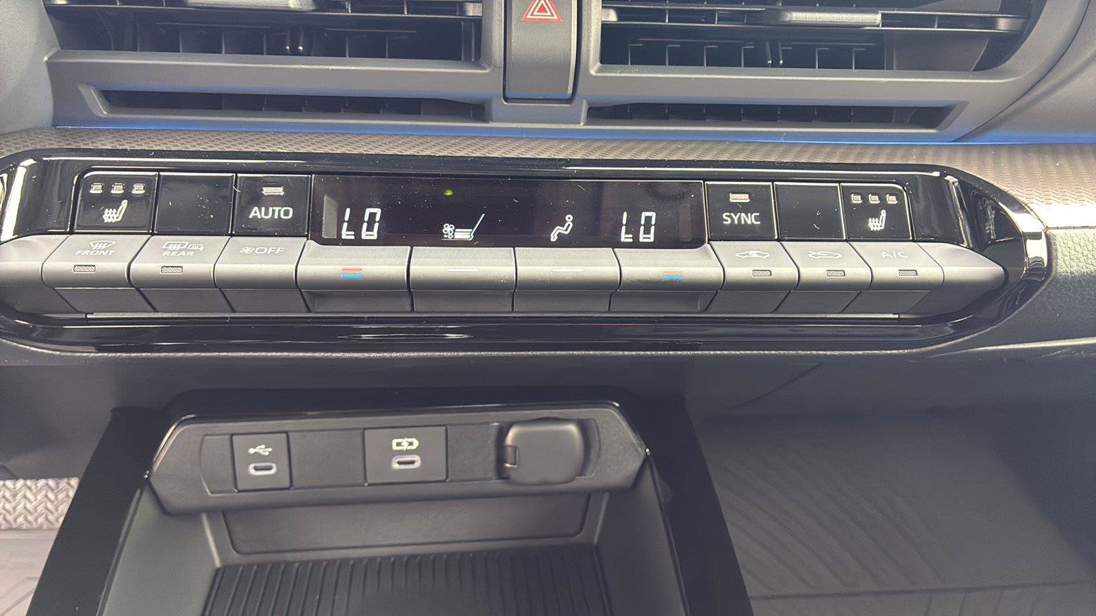 New 2027 Toyota Prius XLE AWD/4WD image 18