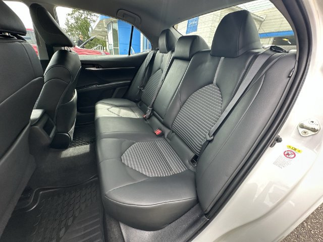 Used 2018 Toyota Camry SE FWD image 26