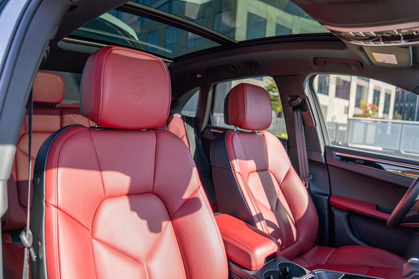 Certified 2026 Porsche Macan AWD/4WD image 27