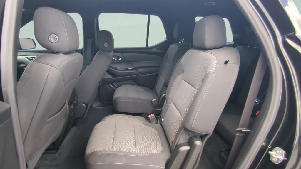 Used 2023 Chevrolet Traverse LT FWD image 13