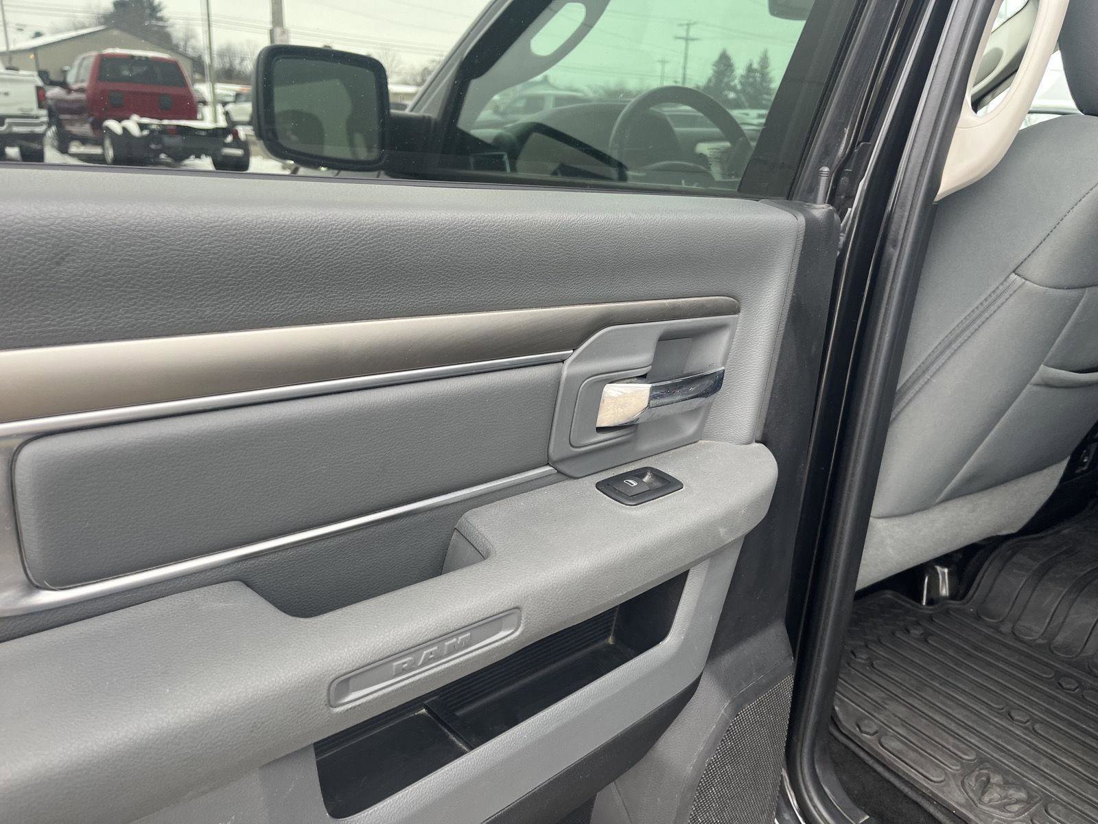 Used 2016 RAM 1500 Big Horn image 25