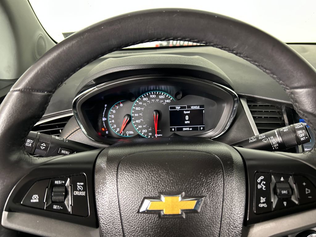 Used 2022 Chevrolet Trax LT w/ LT Convenience Package AWD/4WD image 13