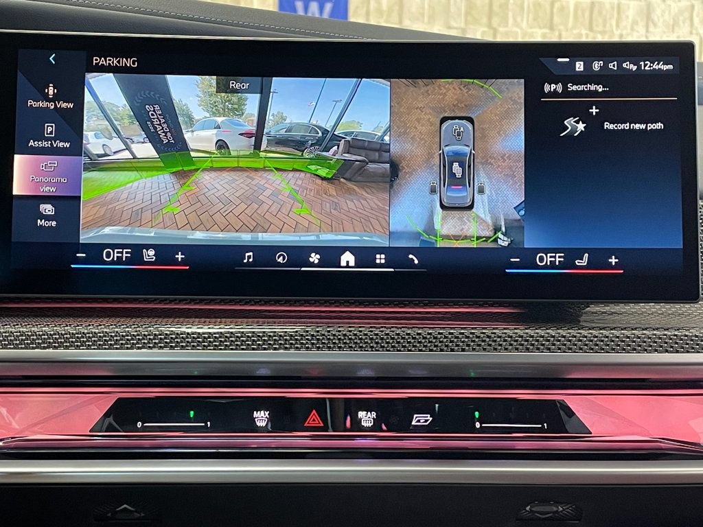 Used 2023 BMW i7 xDrive60 AWD/4WD image 39