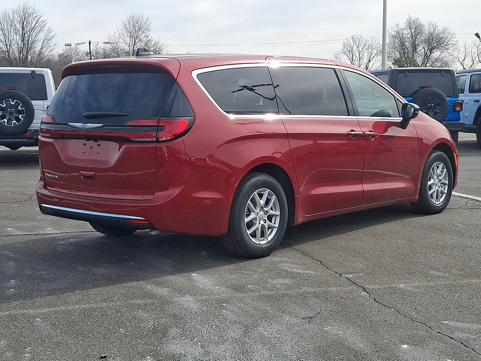New 2026 Chrysler Pacifica Select FWD image 4
