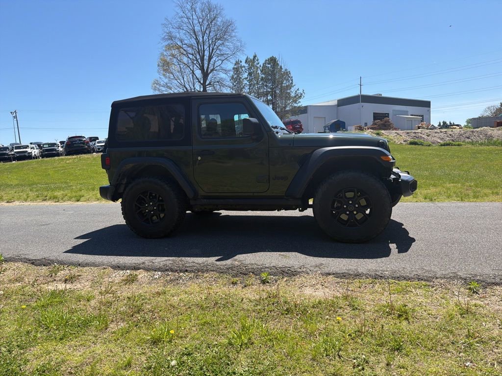 Used 2024 Jeep Wrangler Willys AWD/4WD image 4