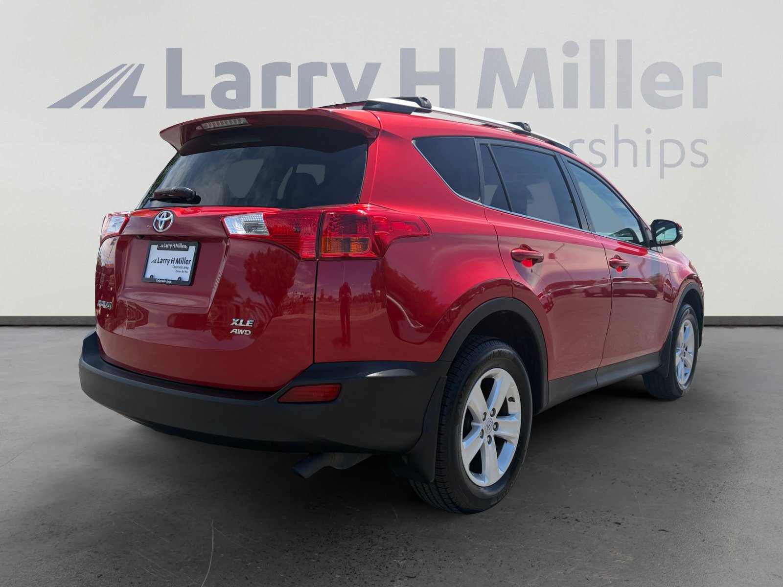 Used 2014 Toyota RAV4 XLE AWD/4WD image 5