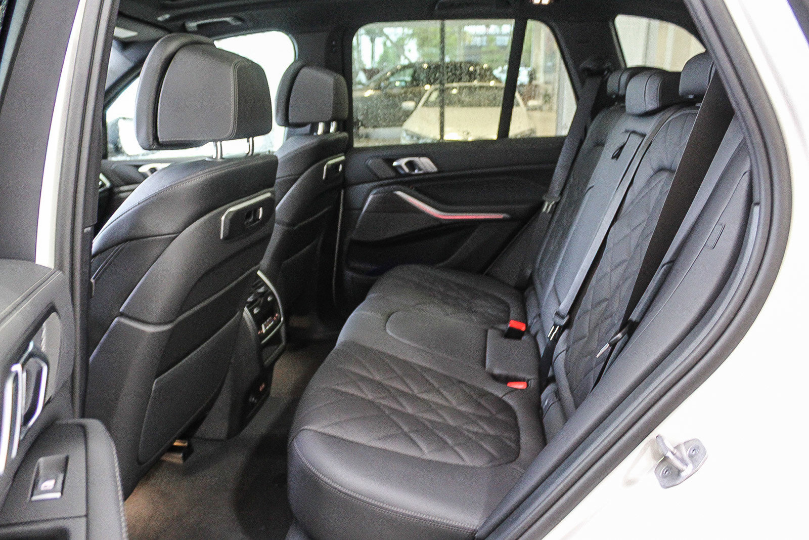 New 2026 BMW X5 xDrive40i w/ Climate Comfort Package image 18