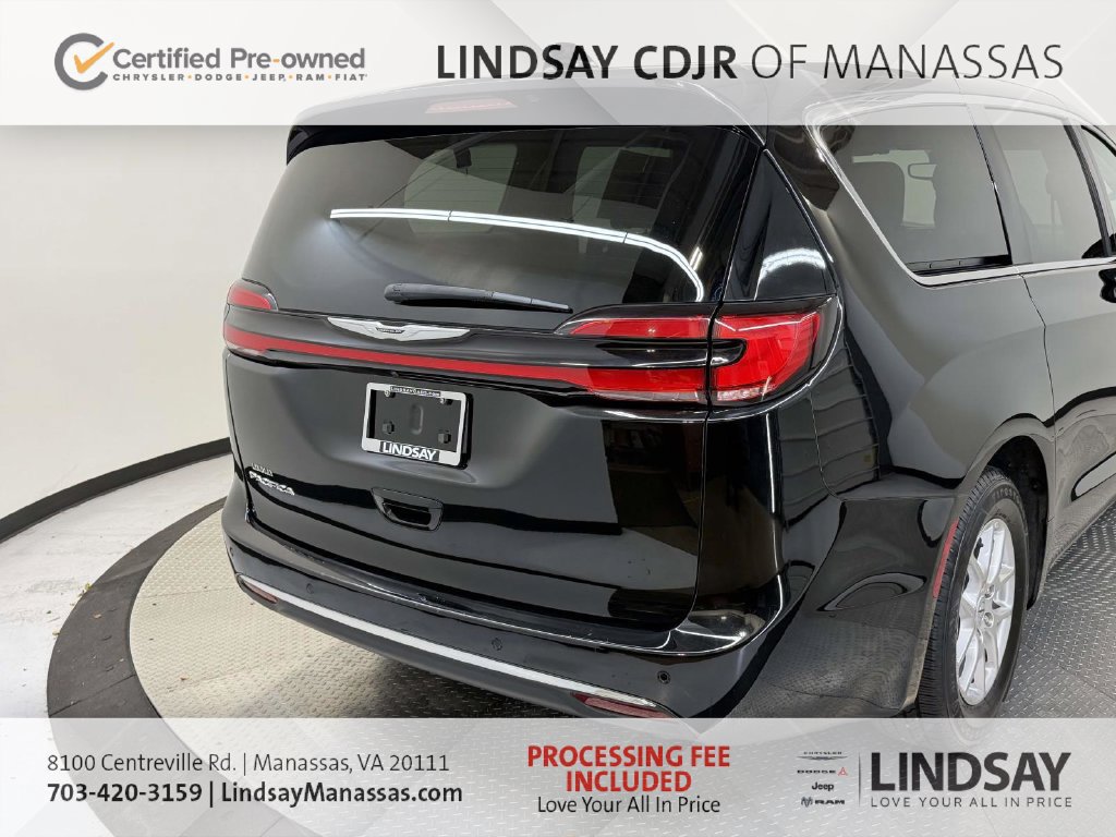 Certified 2024 Chrysler Pacifica Touring-L FWD image 10