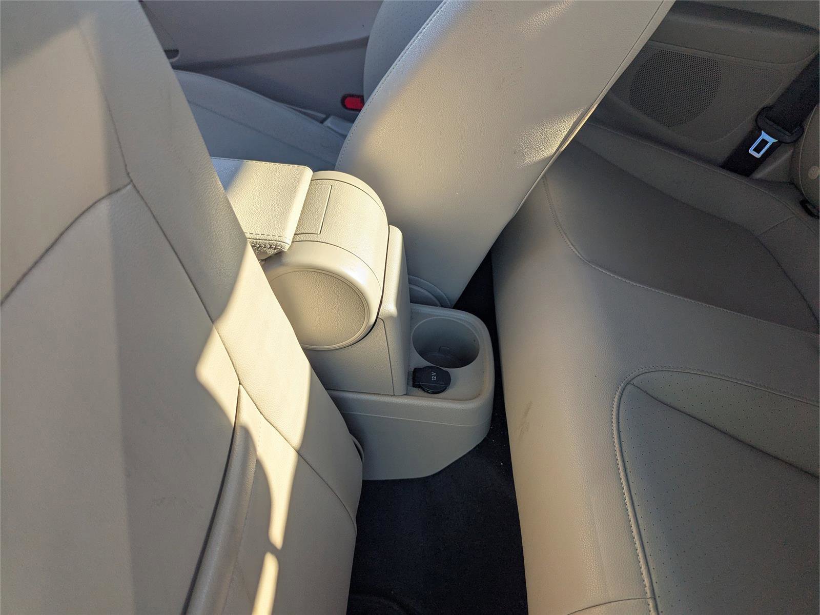 Used 2019 Volkswagen Beetle S image 17