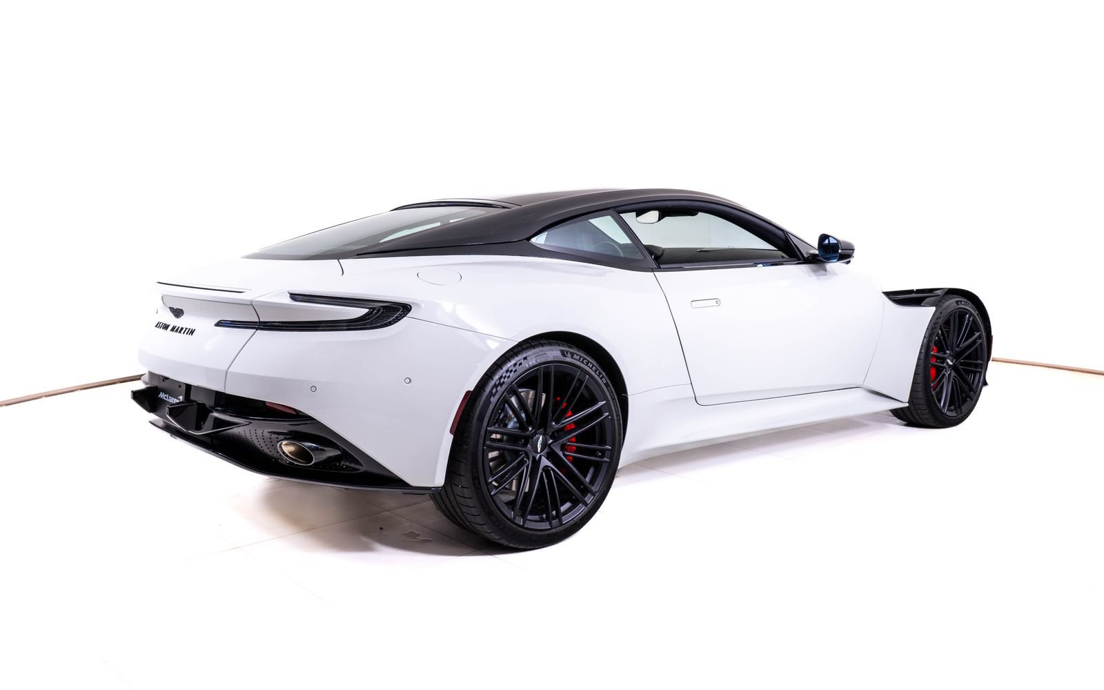 Used 2025 Aston Martin DB12 Coupe RWD image 5
