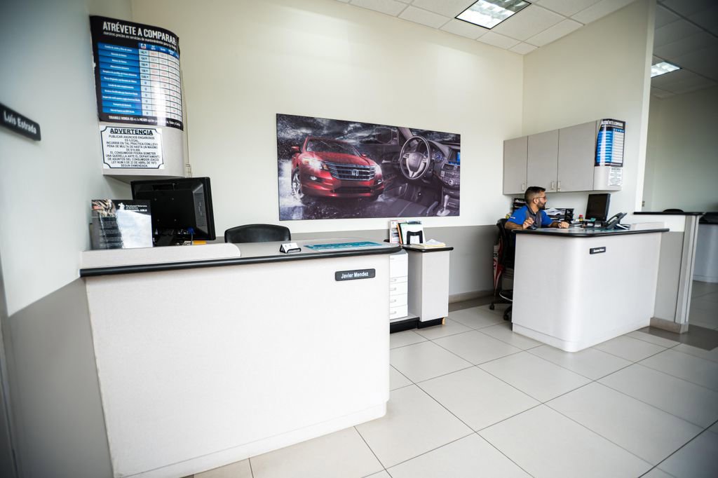 Used 2018 Honda CR-V LX image 16
