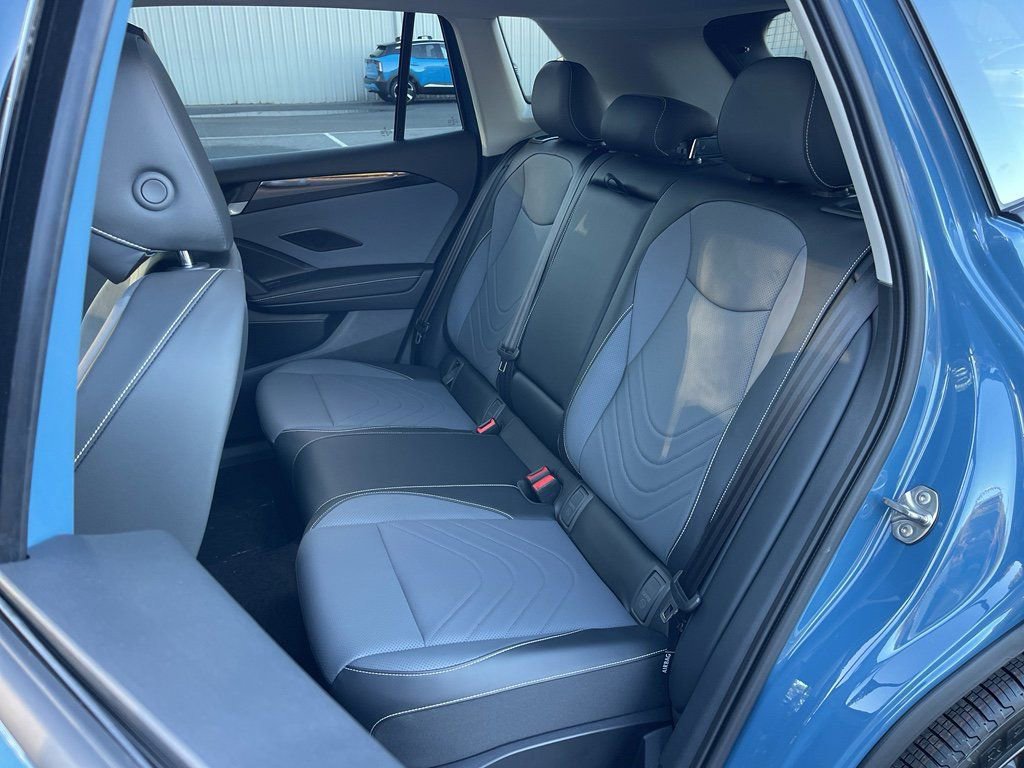 New 2026 Volkswagen Tiguan SE FWD image 17