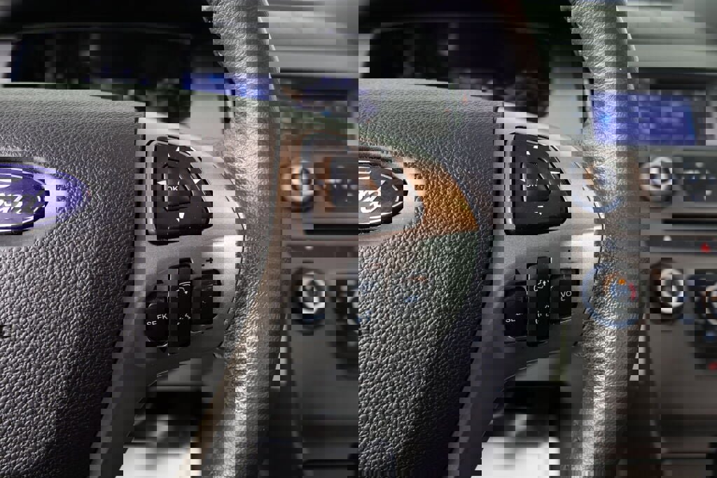 Used 2017 Ford Taurus SEL image 33