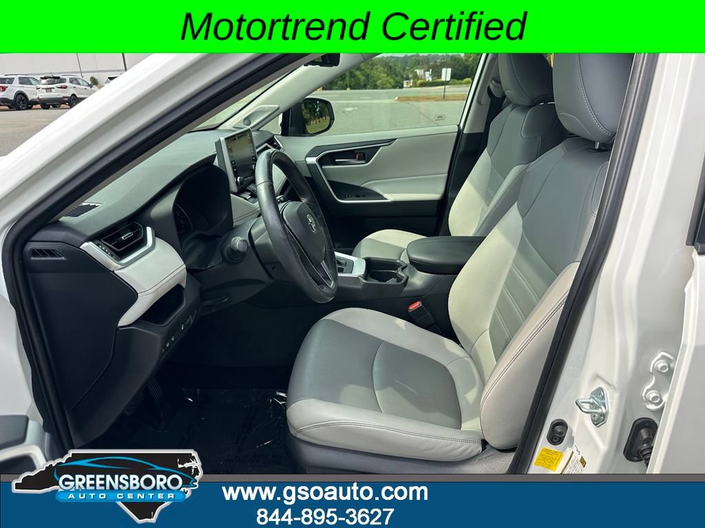 Used 2019 Toyota RAV4 XLE Premium AWD/4WD image 13