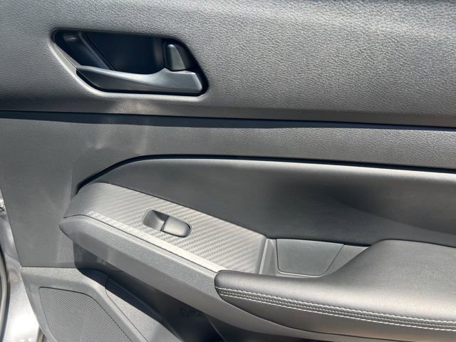 Used 2024 Nissan Altima 2.5 SV AWD/4WD image 33