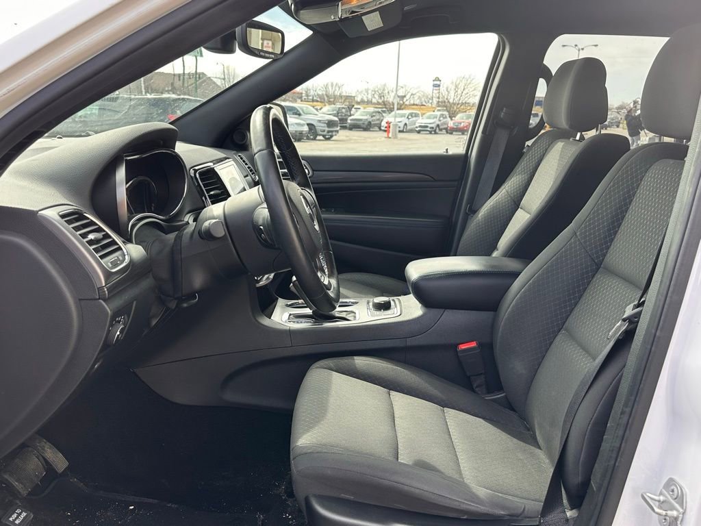 Used 2019 Jeep Grand Cherokee Laredo image 11