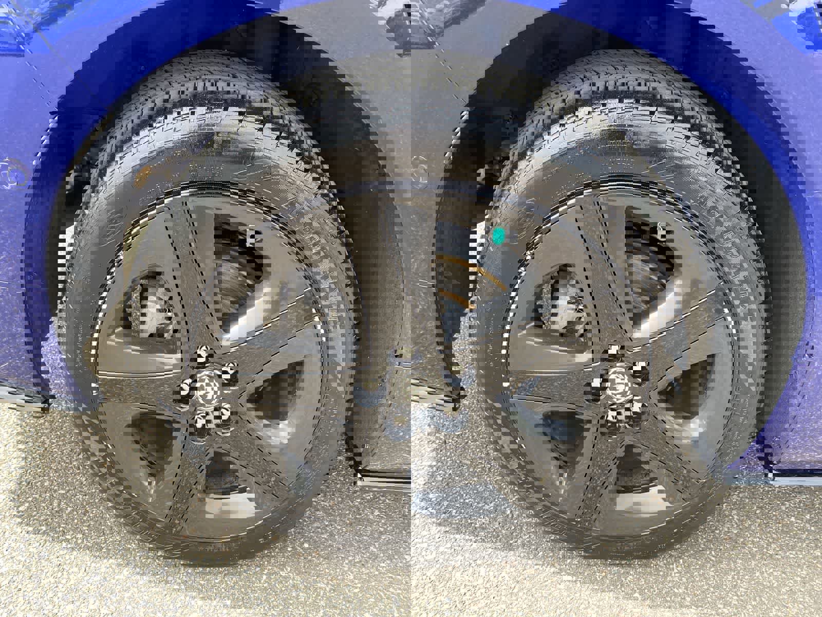 Used 2018 Toyota Prius Three Touring w/ Appearance Package FWD image 17