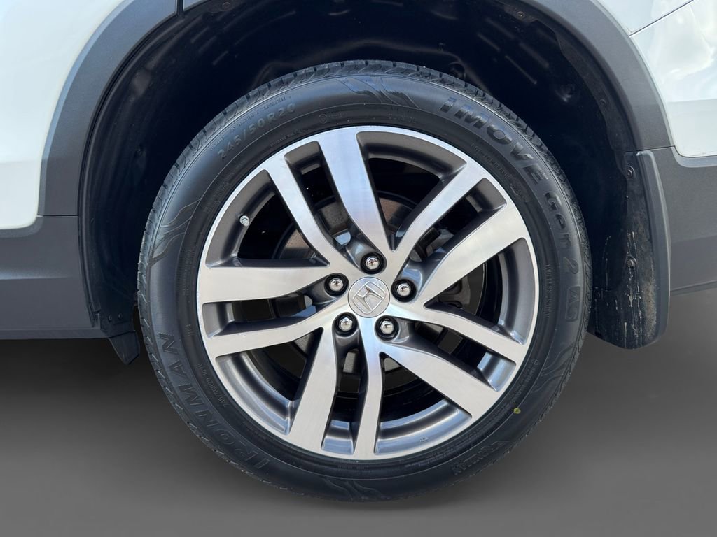 Used 2018 Honda Pilot Touring image 11