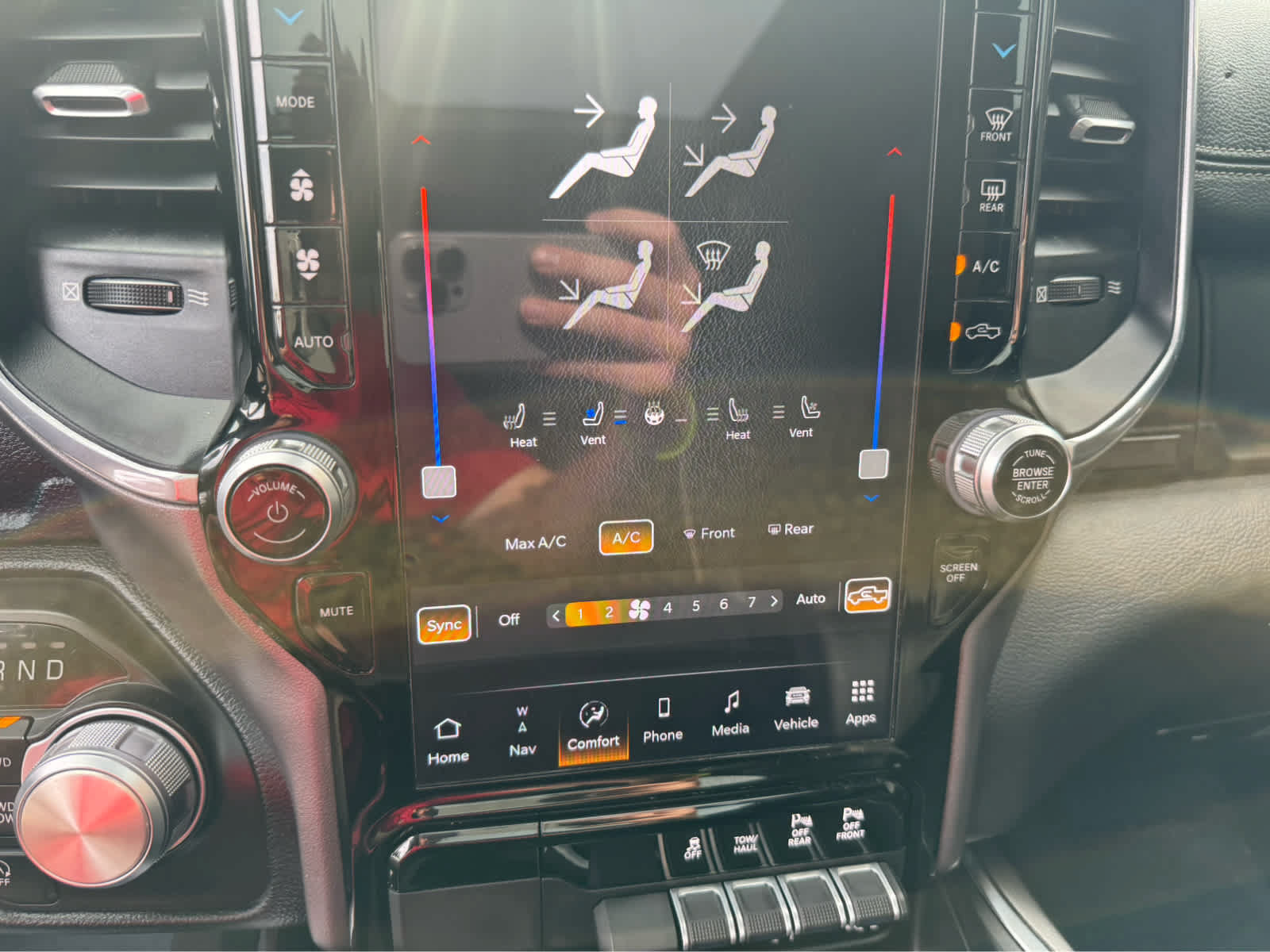 Used 2022 RAM 1500 Laramie AWD/4WD image 29