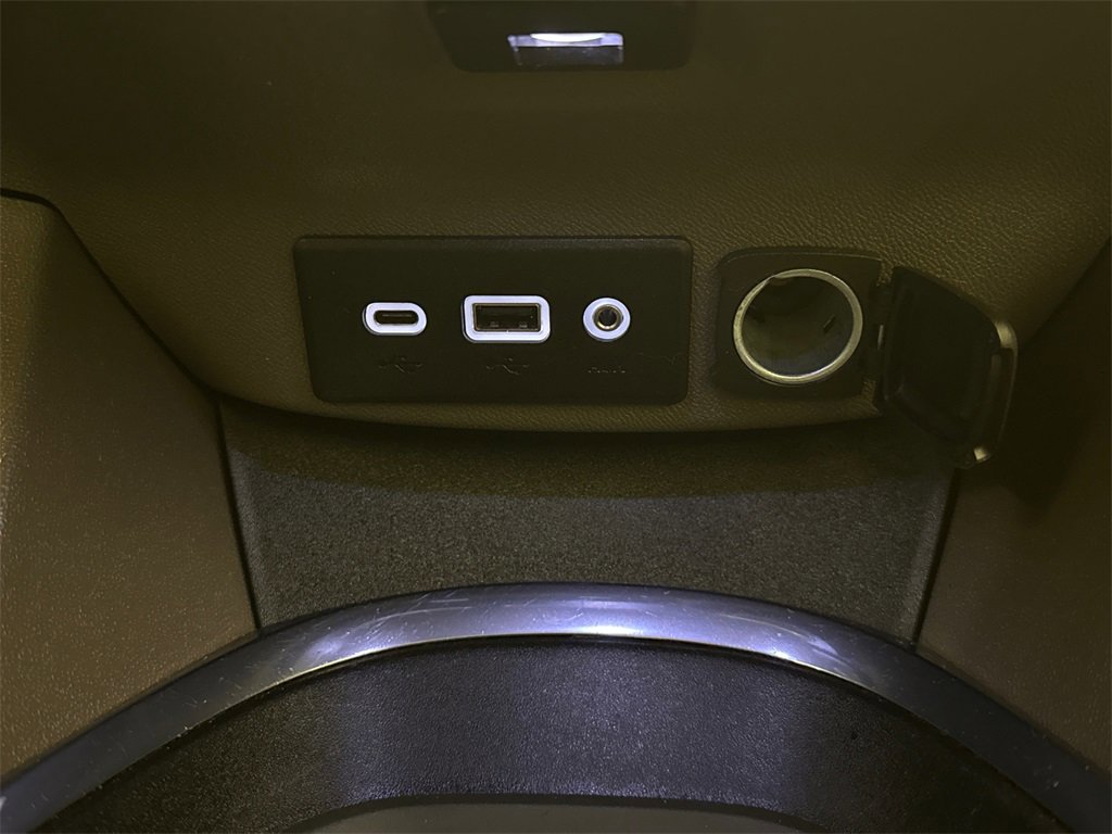 Used 2021 Chevrolet Malibu LT image 25