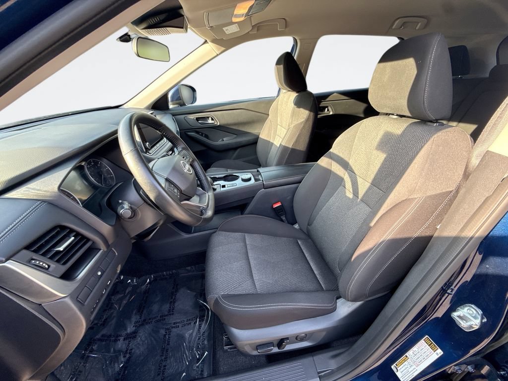 Used 2025 Nissan Rogue SV AWD/4WD image 13