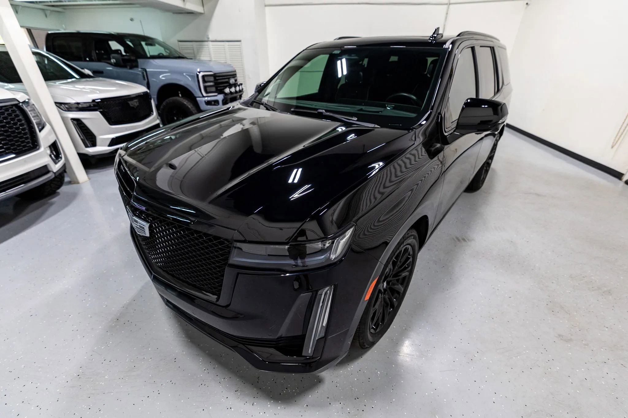 Used 2023 Cadillac Escalade Sport Platinum w/ LPO, ONYX Package AWD/4WD image 17