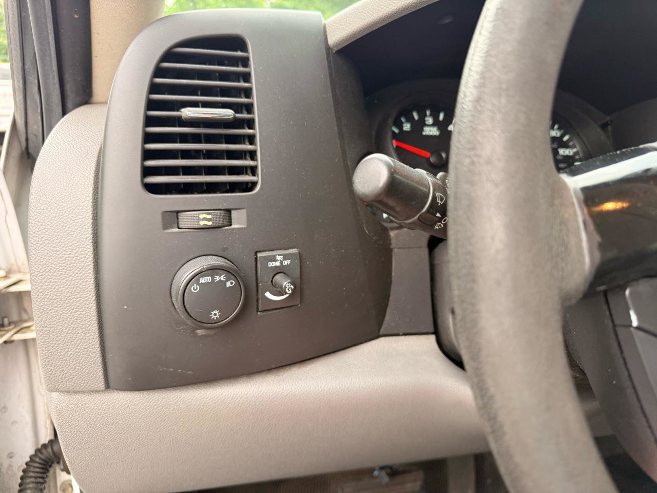 Used 2011 Chevrolet Silverado 1500 W/T RWD image 14
