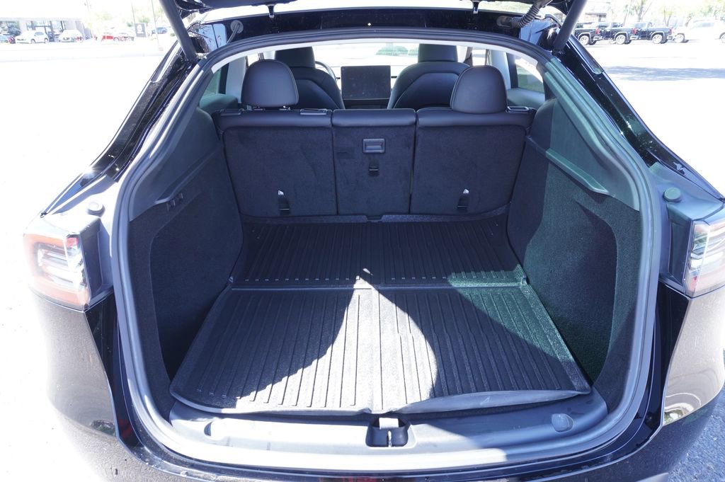 Used 2024 Tesla Model Y Performance AWD/4WD image 10