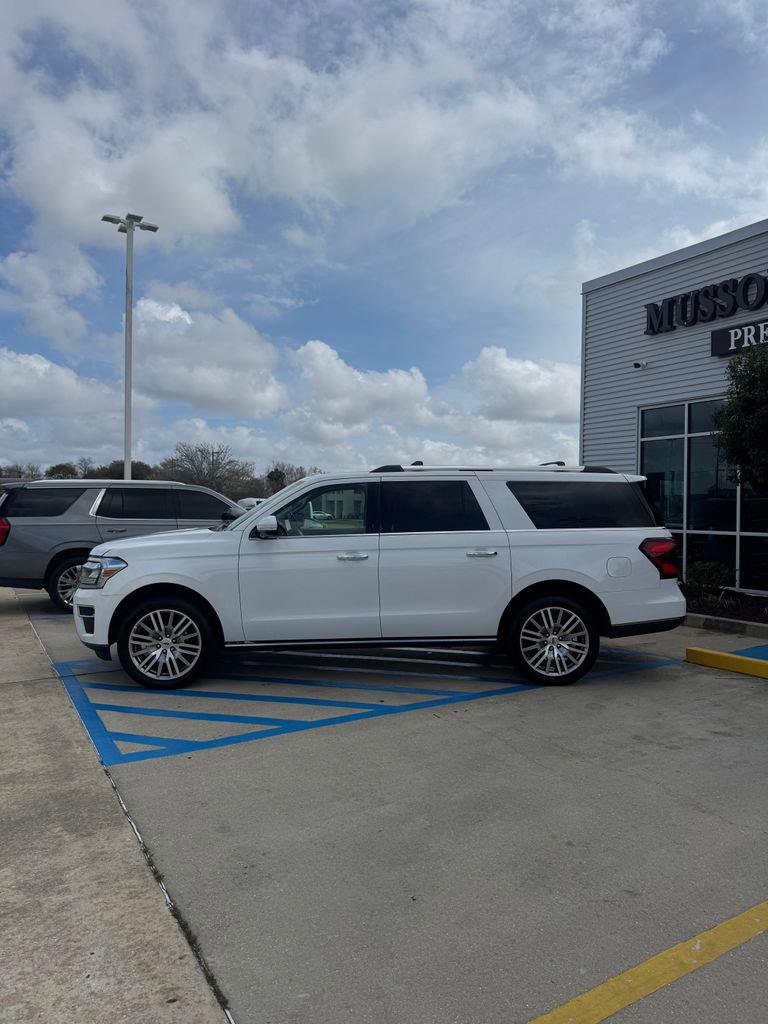 Used 2024 Ford Expedition Max Limited image 3