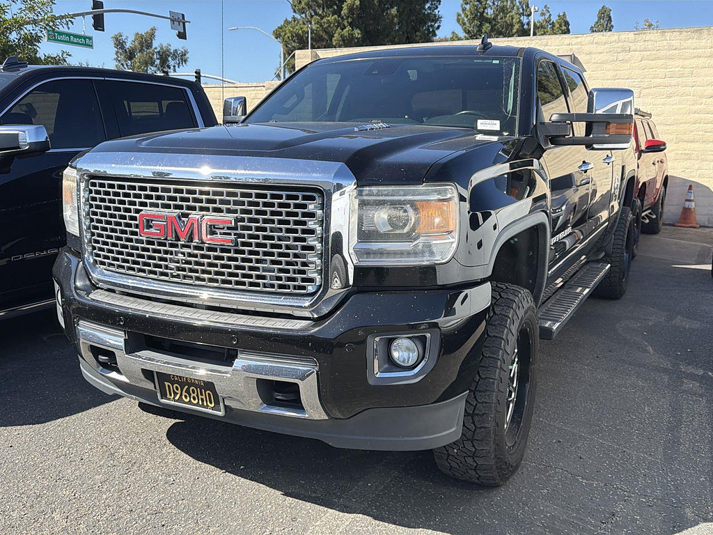 Used 2015 GMC Sierra 2500 Denali w/ Duramax Plus Package AWD/4WD image 3