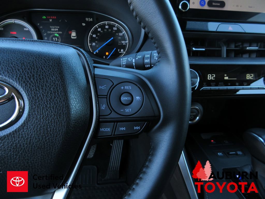 Certified 2024 Toyota Venza LE image 16