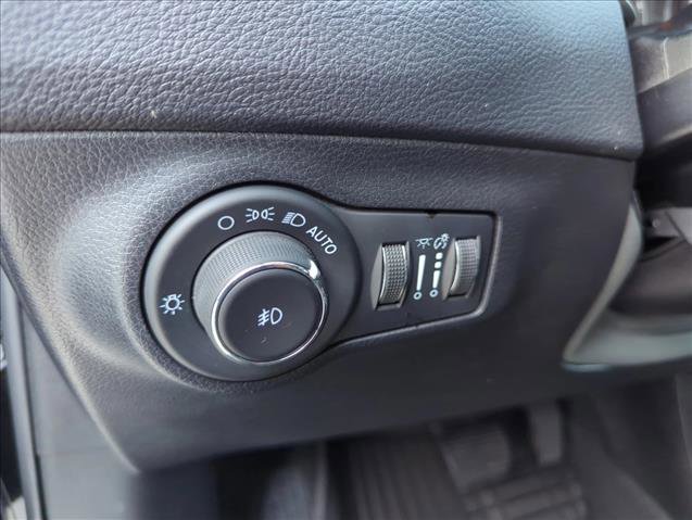 Used 2021 Jeep Compass Latitude image 28