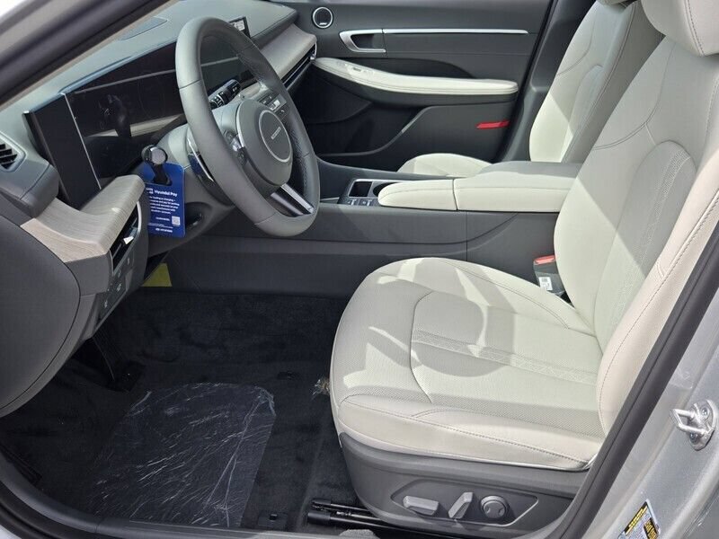 New 2026 Hyundai Sonata Limited FWD image 5