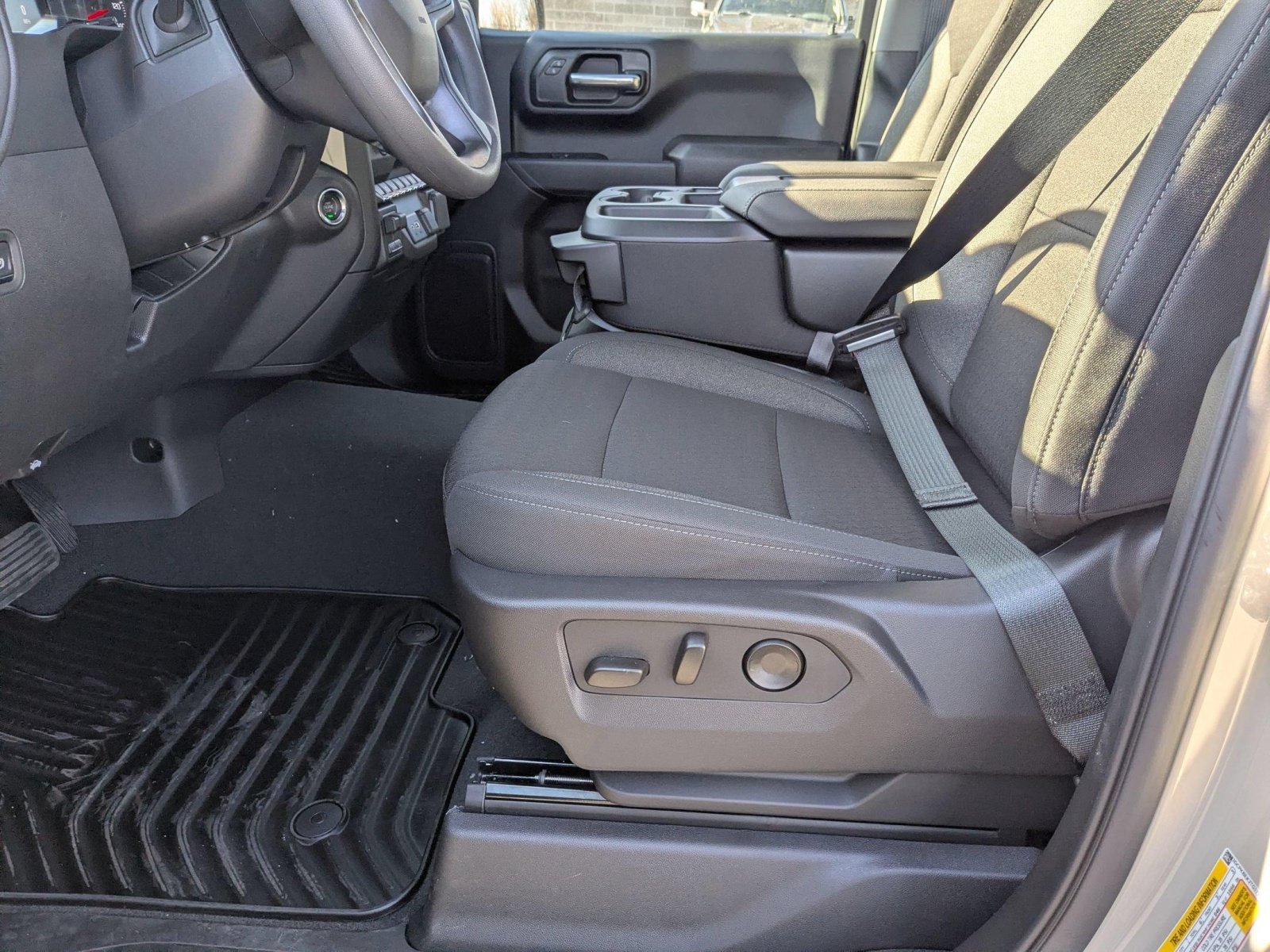 New 2026 Chevrolet Silverado 1500 Custom w/ LPO, Dark Essentials Package AWD/4WD image 18