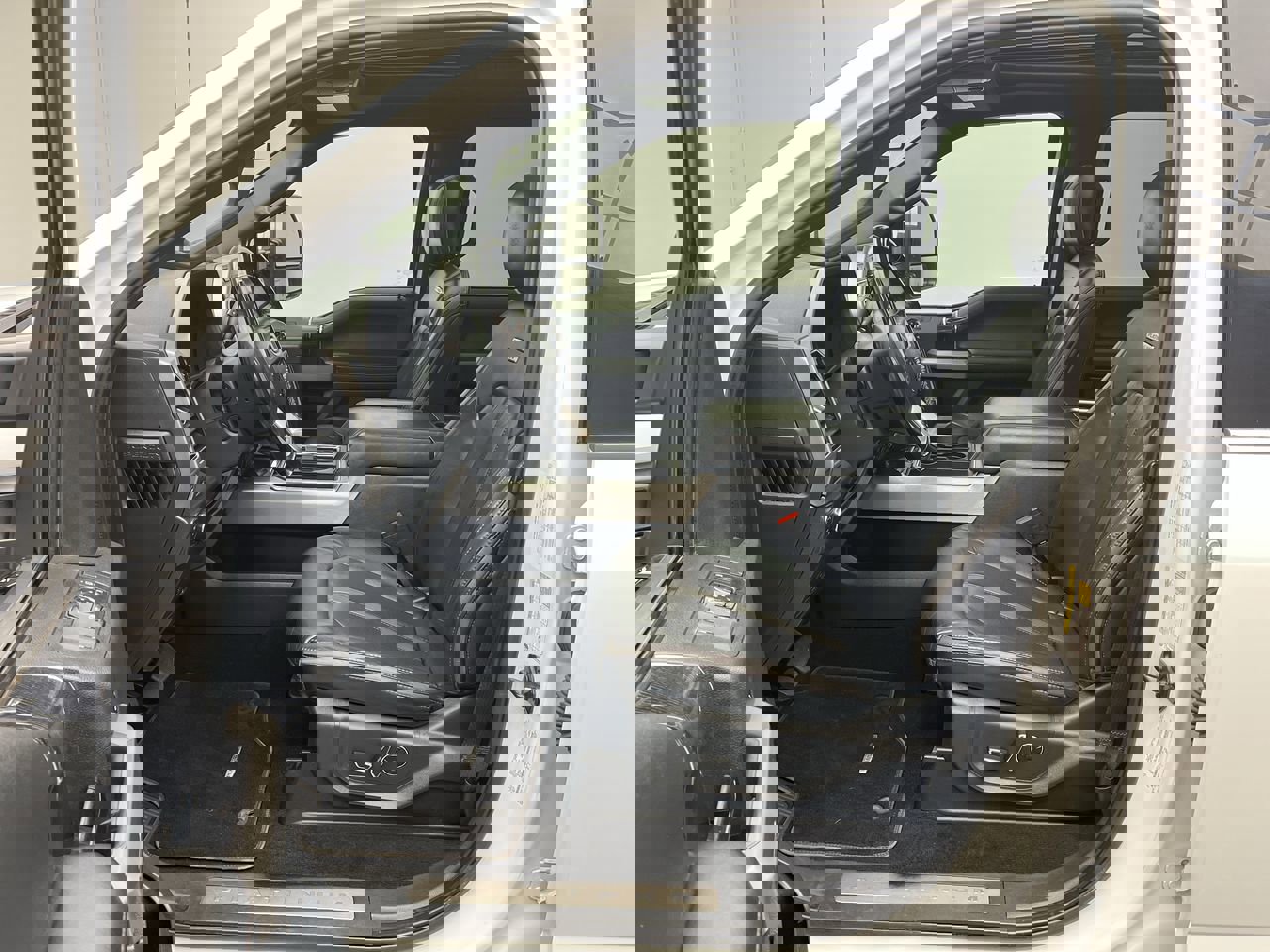 Certified 2022 Ford F250 Platinum image 3