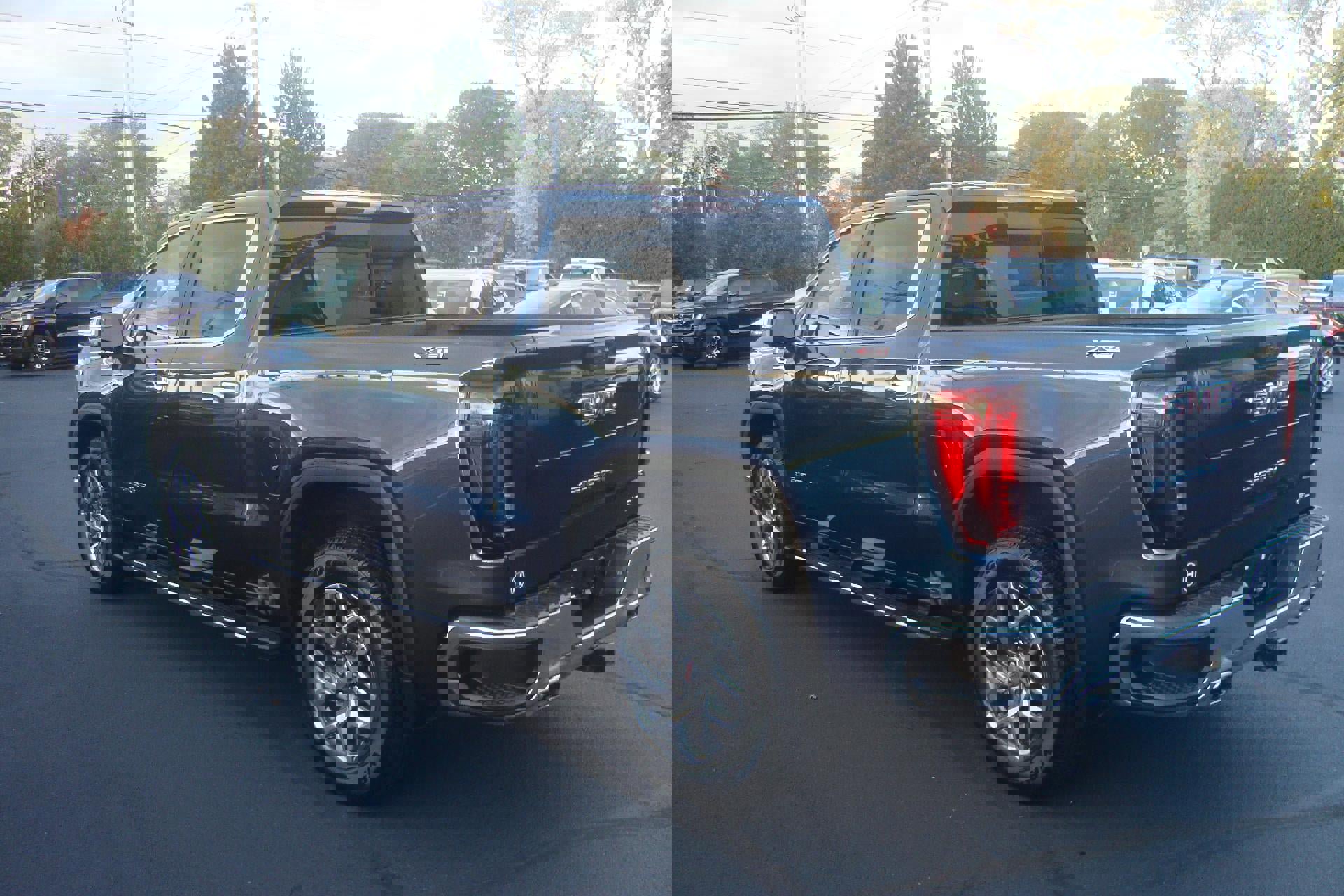 Used 2022 GMC Sierra 1500 SLT w/ SLT Convenience Package image 6