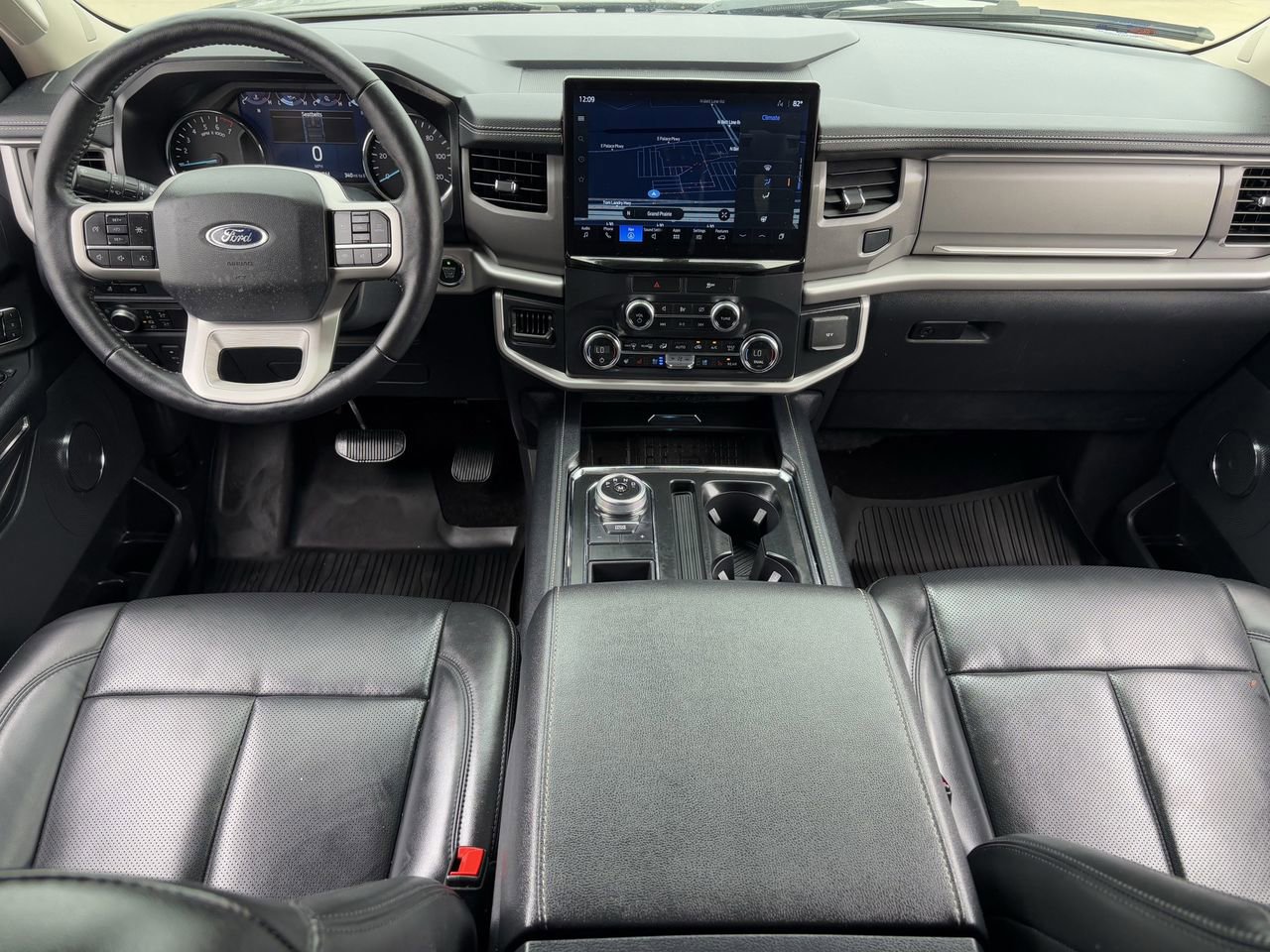 Used 2022 Ford Expedition Max XLT image 12
