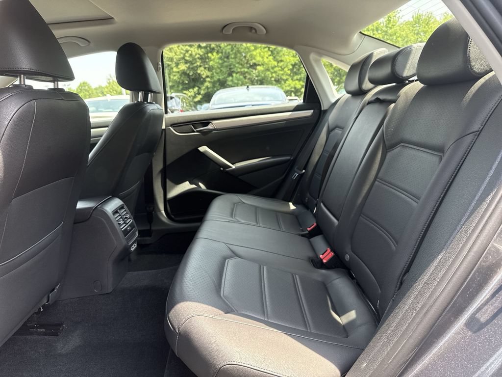Used 2019 Volkswagen Passat 2.0T Wolfsburg w/ Wheels & Sunroof Package FWD image 25