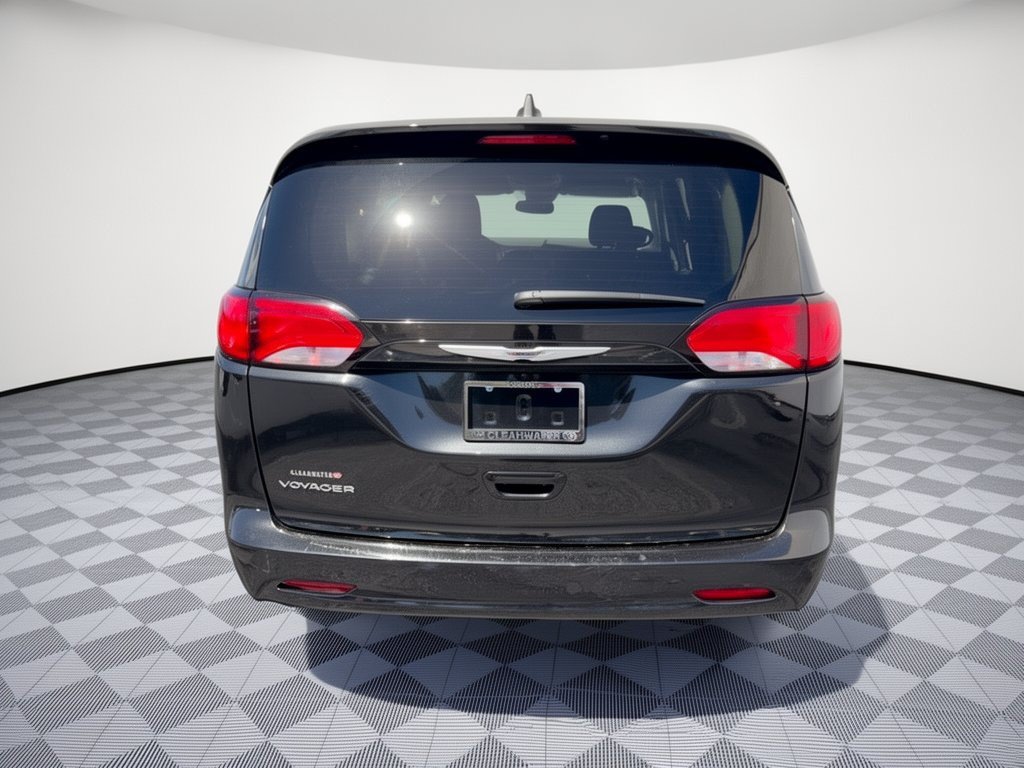 Used 2023 Chrysler Voyager LX FWD image 11