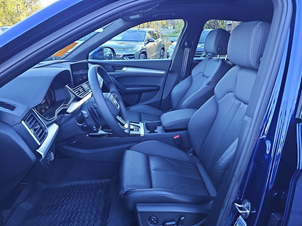 Used 2025 Audi Q5 2.0T Premium w/ Convenience Plus Package AWD/4WD image 10