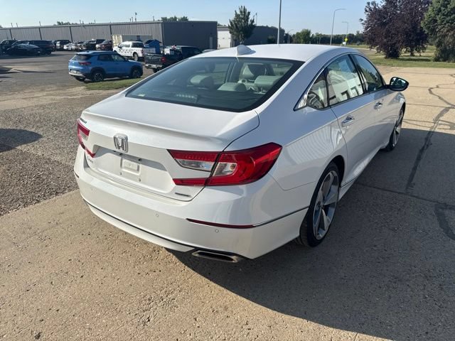 Used 2018 Honda Accord Touring image 11