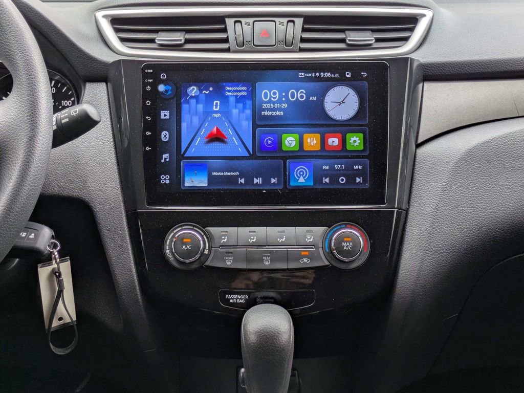 Used 2015 Nissan Rogue S image 17