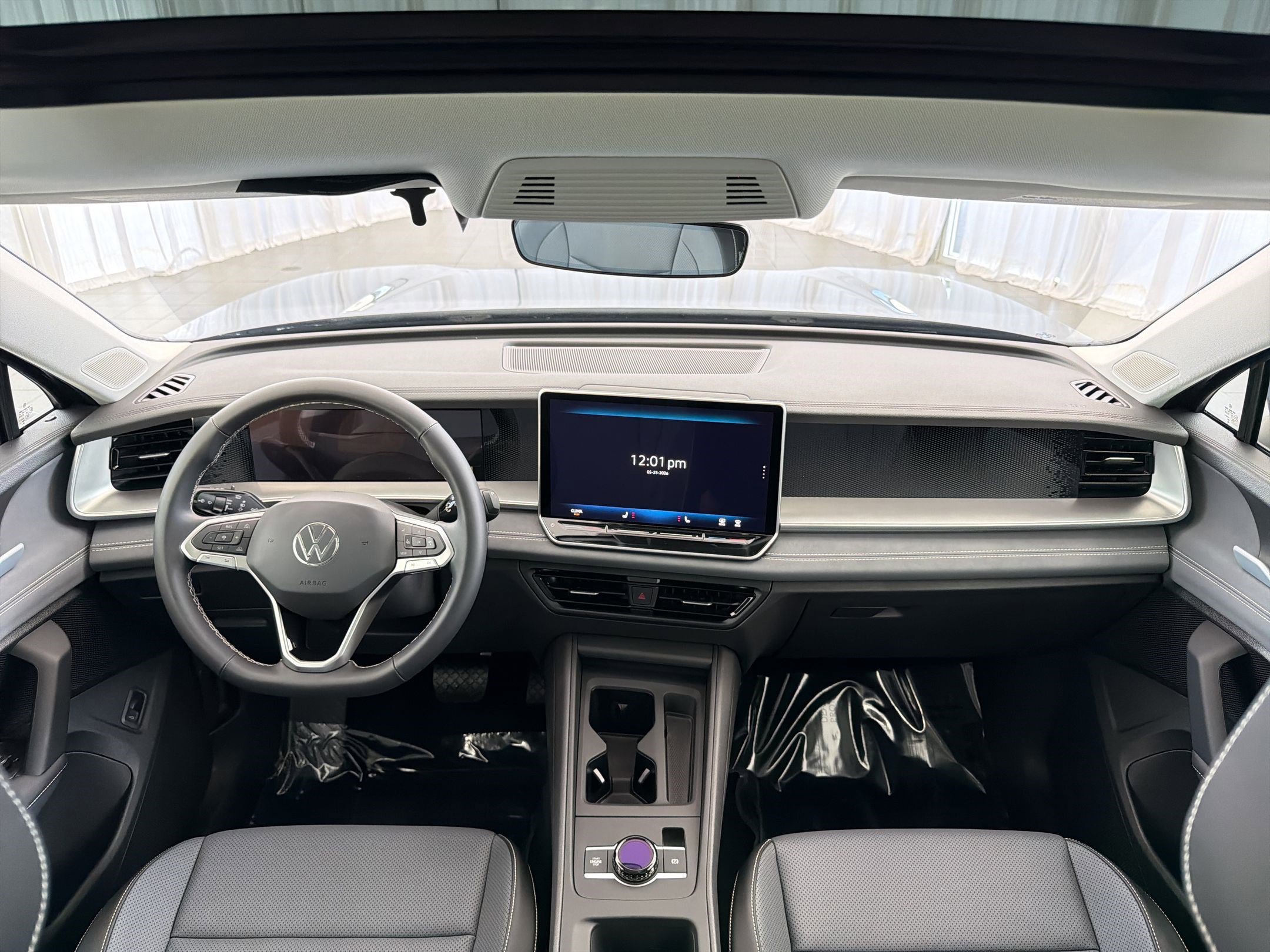 New 2026 Volkswagen Tiguan SE FWD image 17
