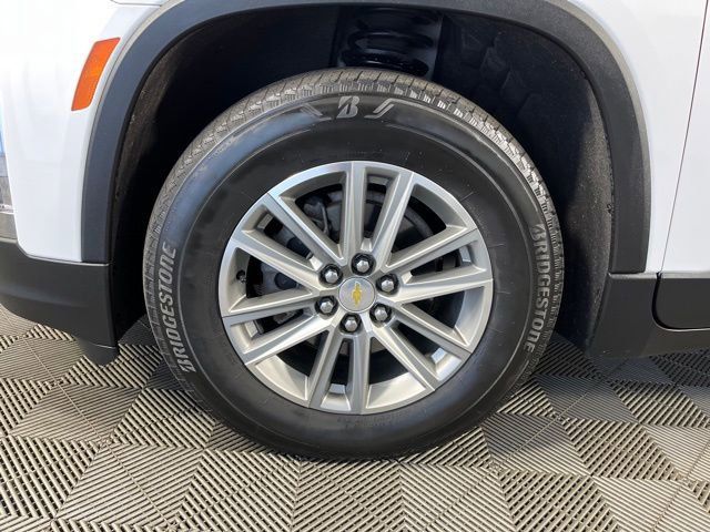 Used 2023 Chevrolet Traverse LT image 11