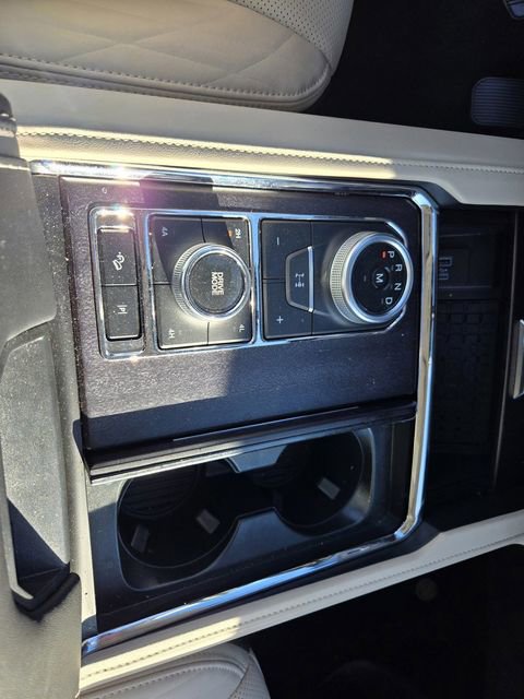 Used 2024 Ford Expedition Platinum image 20