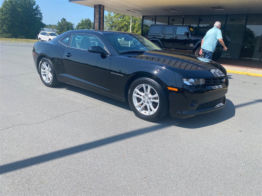 Used 2015 Chevrolet Camaro LS RWD image 3