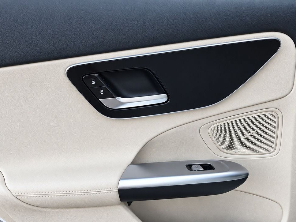 New 2026 Mercedes-Benz C 300 4MATIC Sedan image 25