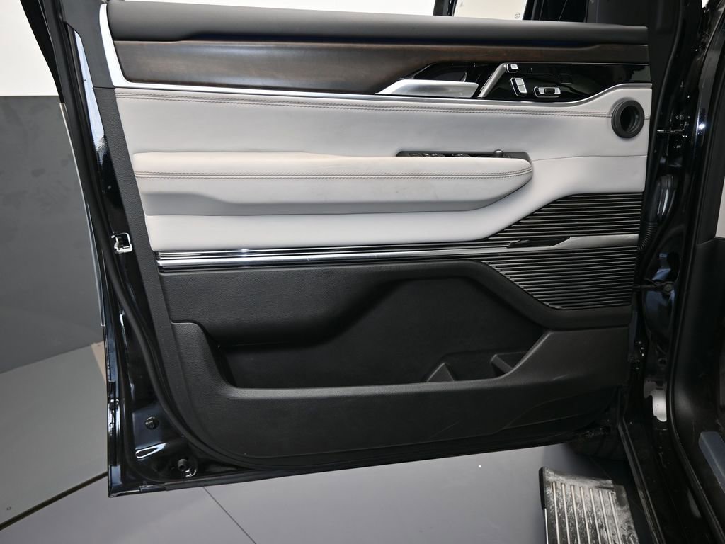 Used 2024 Jeep Grand Wagoneer L 4WD image 12